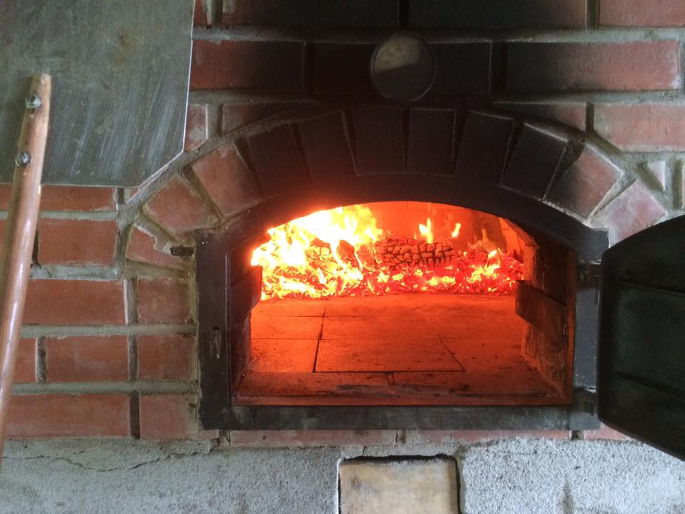 bread ovn Luroy Farm